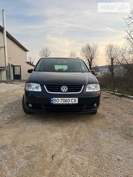 Volkswagen Touran 2006  випуску Тернопіль з двигуном 2 л дизель мінівен механіка за 6900 долл. 