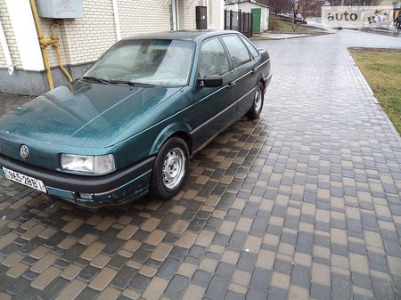 Volkswagen Passat 1991  выпуска Киев с двигателем 1.8 л бензин седан механика за 1450 долл. 