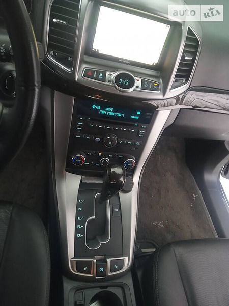 Chevrolet Captiva 2014  випуску Тернопіль з двигуном 2.2 л дизель позашляховик автомат за 15400 долл. 