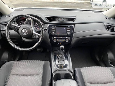 Nissan Rogue 2017  выпуска Тернополь с двигателем 2.5 л  внедорожник автомат за 15200 долл. 
