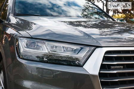 Audi Q7 2016  випуску Ужгород з двигуном 3 л гібрид позашляховик  за 46000 долл. 