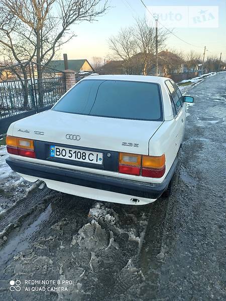 Audi 100 1990  випуску Тернопіль з двигуном 2.3 л  седан механіка за 2800 долл. 