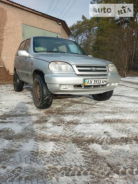 Chevrolet Niva 2006  випуску Харків з двигуном 1.7 л бензин універсал механіка за 4900 долл. 