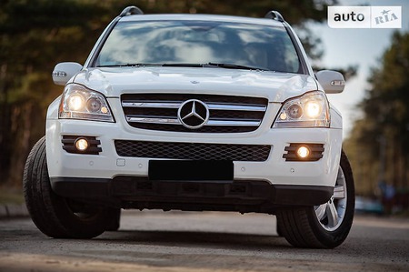 Mercedes-Benz GL 320 2006  випуску Ужгород з двигуном 3 л дизель позашляховик автомат за 15500 долл. 