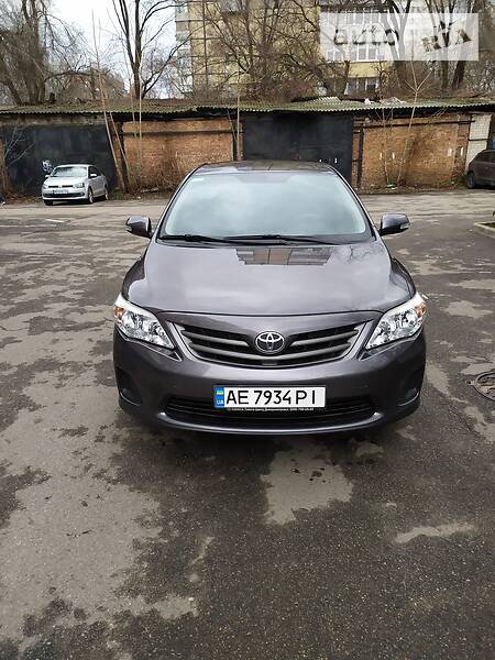 Toyota Corolla 2011  випуску Дніпро з двигуном 1.6 л  седан механіка за 10500 долл. 