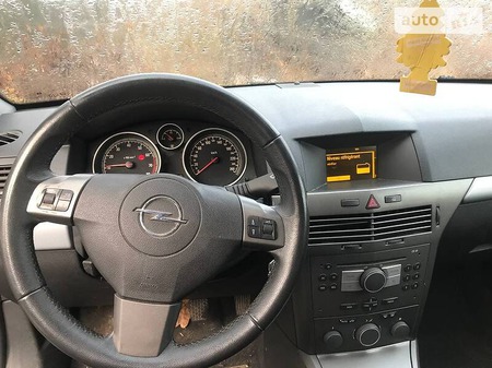 Opel Astra 2005  выпуска Луцк с двигателем 1.6 л бензин универсал механика за 4400 долл. 