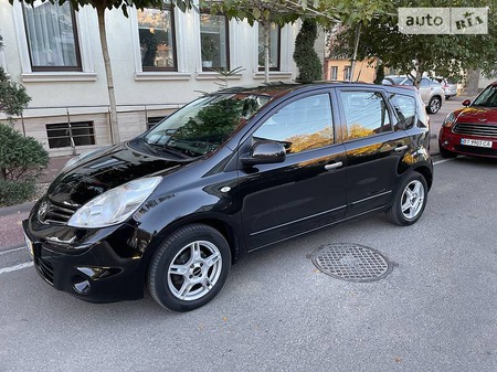 Nissan Note 2010  випуску Херсон з двигуном 1.4 л бензин хэтчбек механіка за 6500 долл. 