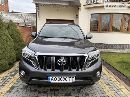 Toyota Land Cruiser Prado 2016  випуску Ужгород з двигуном 2.8 л дизель позашляховик автомат за 37000 долл. 