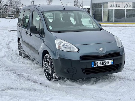 Peugeot Partner 2012  випуску Рівне з двигуном 1.6 л бензин мінівен механіка за 7950 долл. 