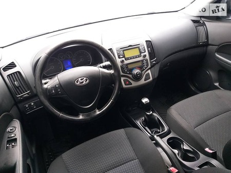 Hyundai i30 2010  випуску Ужгород з двигуном 1.6 л дизель універсал  за 6950 долл. 