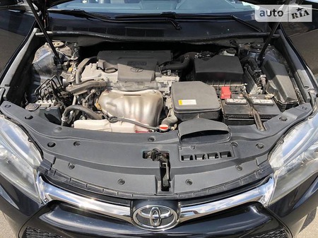 Toyota Camry 2016  випуску Київ з двигуном 2.5 л бензин седан автомат за 17300 долл. 