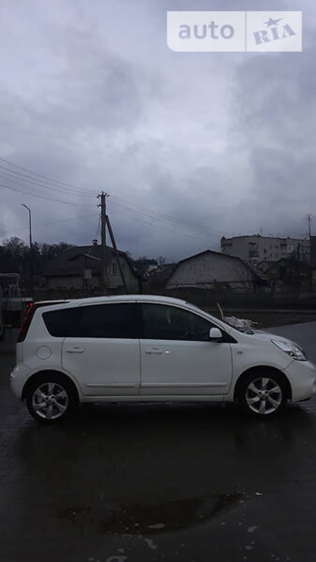 Nissan Note 2010  випуску Рівне з двигуном 1.5 л дизель седан механіка за 5700 долл. 