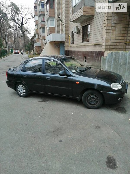 Daewoo Lanos 2010  випуску Київ з двигуном 1.5 л бензин седан механіка за 3500 долл. 