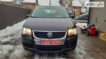 Volkswagen Touran 2008  випуску Львів з двигуном 1.4 л бензин універсал механіка за 6800 долл. 