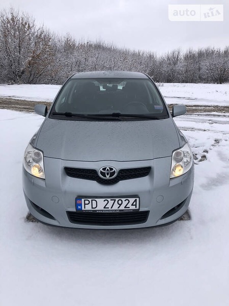 Toyota Auris 2008  випуску Тернопіль з двигуном 1.4 л дизель хэтчбек механіка за 7350 долл. 