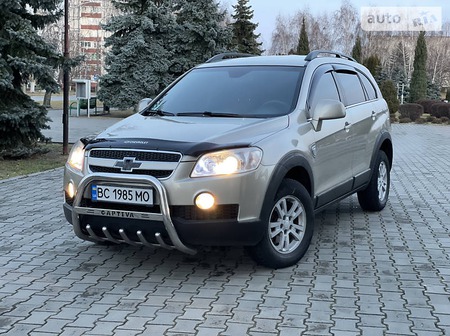 Chevrolet Captiva 2007  випуску Хмельницький з двигуном 2.4 л  позашляховик автомат за 8200 долл. 