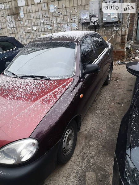 Daewoo Lanos 2008  випуску Київ з двигуном 1.5 л бензин седан механіка за 1800 долл. 