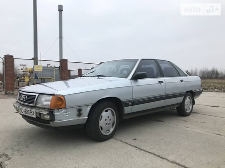 Audi 100 1989  випуску Луцьк з двигуном 2.2 л бензин седан механіка за 2800 долл. 