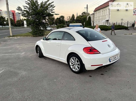 Volkswagen Beetle 2013  випуску Харків з двигуном 0 л бензин хэтчбек автомат за 12900 долл. 