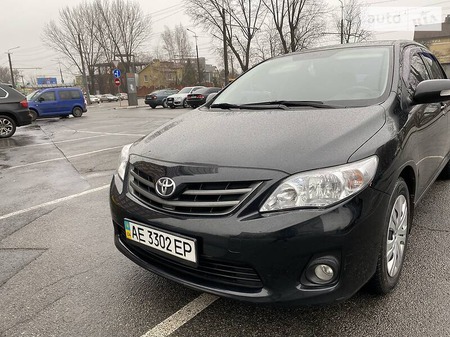 Toyota Corolla 2011  випуску Дніпро з двигуном 0 л  седан механіка за 9700 долл. 