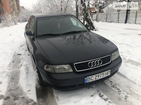 Audi A4 Limousine 1997  випуску Львів з двигуном 1.9 л дизель седан механіка за 4200 долл. 