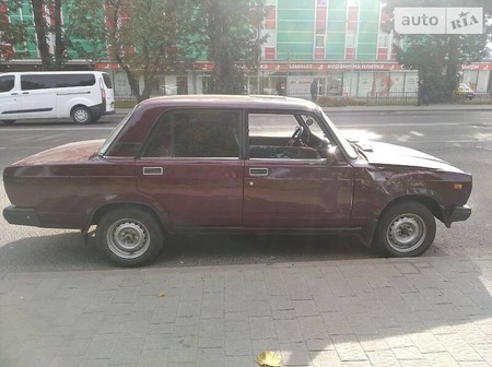 Lada 2107 2003  випуску Львів з двигуном 1.5 л бензин седан механіка за 750 долл. 