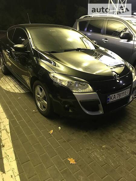 Renault Megane 2010  випуску Київ з двигуном 2 л бензин купе автомат за 8600 долл. 