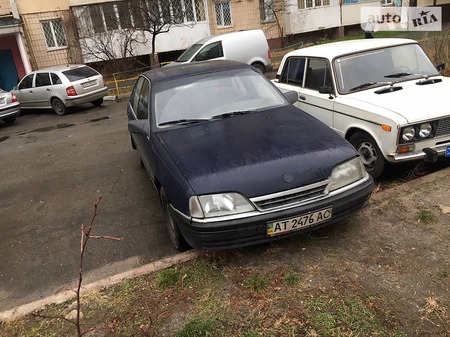 Opel Omega 1991  выпуска Киев с двигателем 2 л бензин седан механика за 1100 долл. 