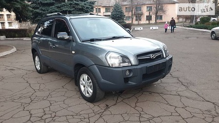 Hyundai Tucson 2013  випуску Дніпро з двигуном 2 л дизель позашляховик механіка за 11700 долл. 