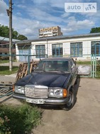 Mercedes-Benz E 300 1977 Київ 3 л  седан механіка к.п.