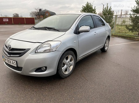 Toyota Yaris 2006  випуску Суми з двигуном 1.3 л бензин седан автомат за 6300 долл. 