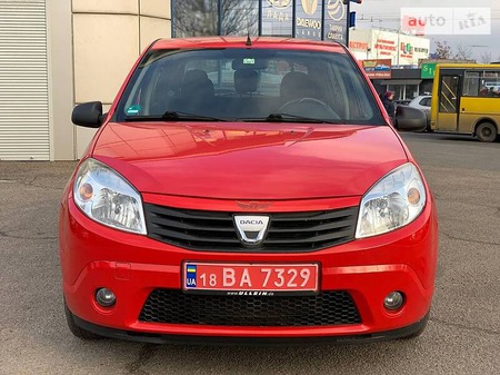 Dacia Sandero 2010  выпуска Днепропетровск с двигателем 1.2 л бензин хэтчбек механика за 5400 долл. 