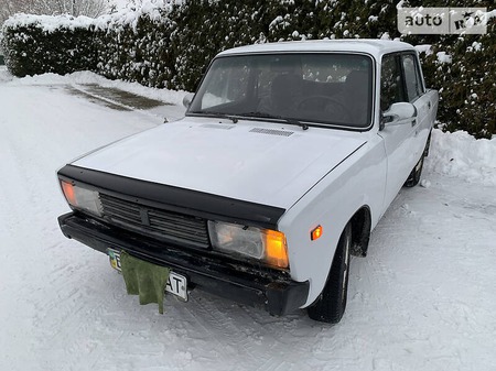 Lada 2105 1990  випуску Львів з двигуном 1.3 л бензин седан механіка за 670 долл. 