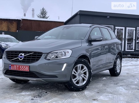 Volvo XC60 2016  випуску Луцьк з двигуном 2 л дизель позашляховик механіка за 22987 долл. 