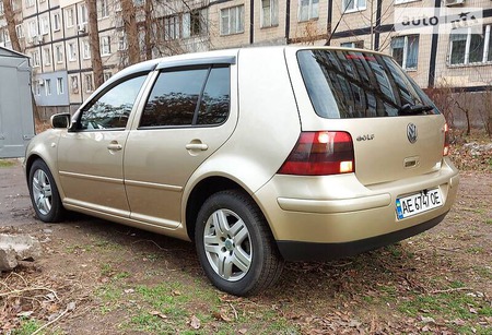 Volkswagen Golf 2002  выпуска Днепропетровск с двигателем 1.6 л бензин хэтчбек автомат за 6000 долл. 