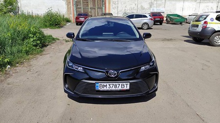 Toyota Corolla 2019  випуску Суми з двигуном 1.6 л бензин седан автомат за 21000 долл. 