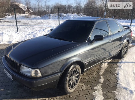 Audi 80 1995  выпуска Ивано-Франковск с двигателем 2 л бензин седан механика за 3650 долл. 