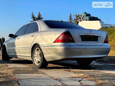 Mercedes-Benz S 500 2001  випуску Рівне з двигуном 5 л бензин седан автомат за 5500 долл. 
