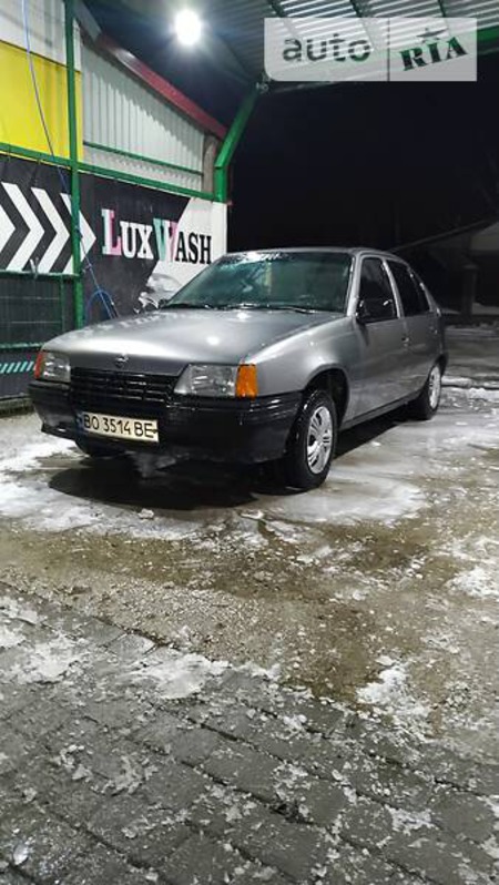 Opel Kadett 1988  випуску Івано-Франківськ з двигуном 1.8 л бензин хэтчбек механіка за 1250 долл. 