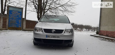 Volkswagen Touran 2005  випуску Львів з двигуном 1.6 л бензин мінівен механіка за 6400 долл. 