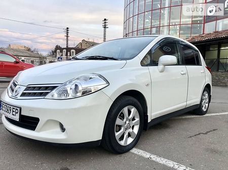 Nissan Tiida 2010  выпуска Николаев с двигателем 1.5 л бензин хэтчбек автомат за 8200 долл. 