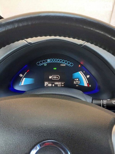 Nissan Leaf 2015  випуску Вінниця з двигуном 0 л електро універсал автомат за 10700 долл. 