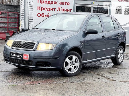 Skoda Fabia 2007  выпуска Харьков с двигателем 1.2 л  хэтчбек механика за 4990 долл. 