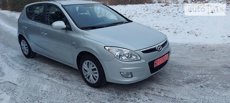 Hyundai i30 2008  випуску Луцьк з двигуном 0 л бензин хэтчбек механіка за 6300 долл. 