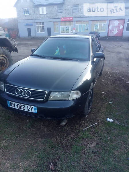 Audi A4 Limousine 1998  випуску Ужгород з двигуном 1.9 л дизель седан механіка за 1250 долл. 