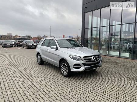 Mercedes-Benz GLE 500 2017  випуску Львів з двигуном 3 л гібрид позашляховик автомат за 39500 євро 