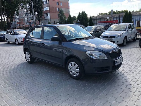 Skoda Fabia 2010  випуску Кропивницький з двигуном 1.2 л бензин хэтчбек механіка за 5900 долл. 