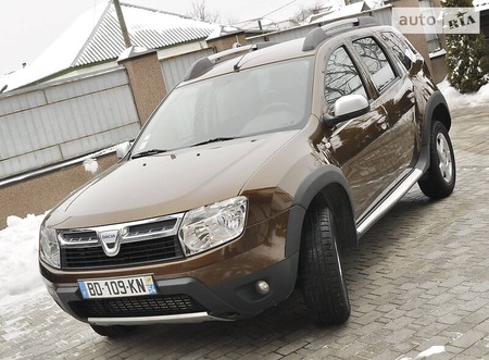 Dacia Duster 2011  випуску Черкаси з двигуном 0 л дизель позашляховик механіка за 8999 долл. 