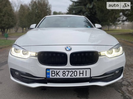 BMW 328 2015  випуску Рівне з двигуном 2 л бензин седан автомат за 16900 долл. 