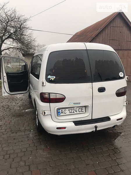 Hyundai H-1 2003  випуску Луцьк з двигуном 2.5 л дизель мінівен механіка за 4600 долл. 